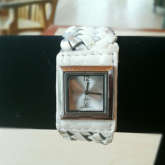 Accessories - 1 Watche